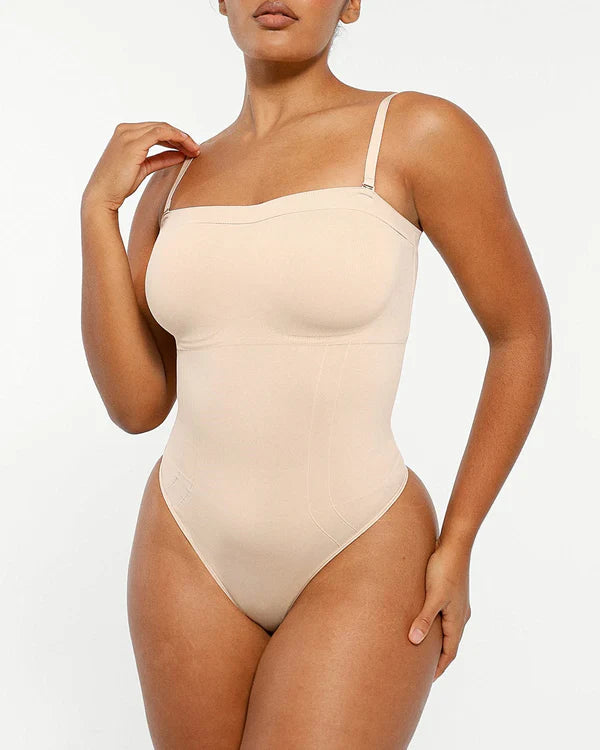Nahtlos geformter trägerloser Tanga-Bodysuit