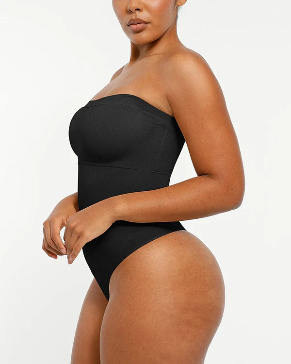 Nahtlos geformter trägerloser Tanga-Bodysuit