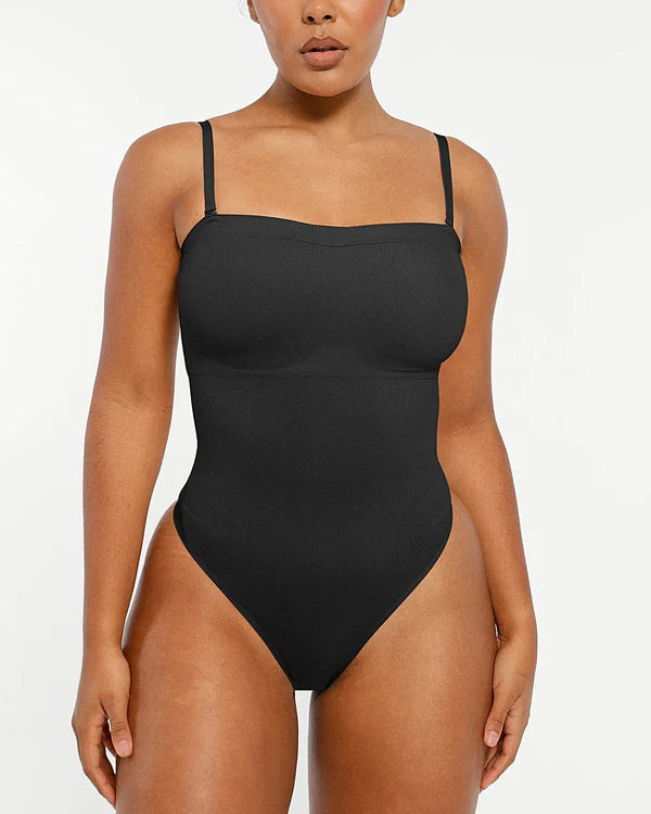 Nahtlos geformter trägerloser Tanga-Bodysuit