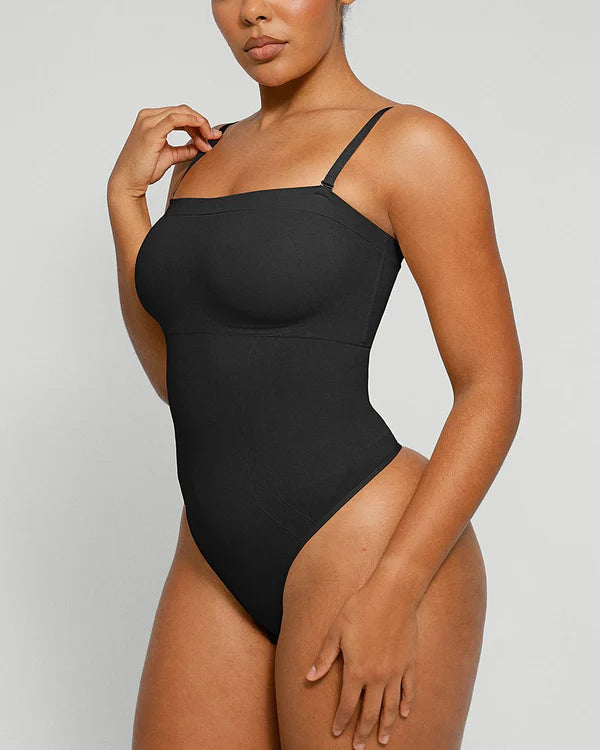 Nahtlos geformter trägerloser Tanga-Bodysuit